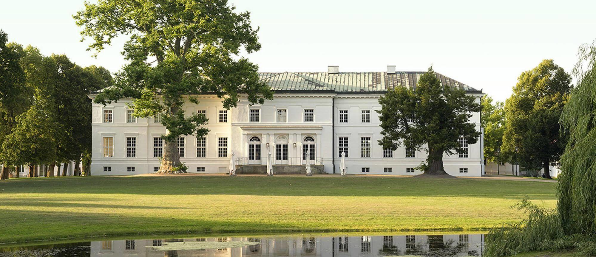 Hotel Schloss Neuhardenberg Екстер'єр фото