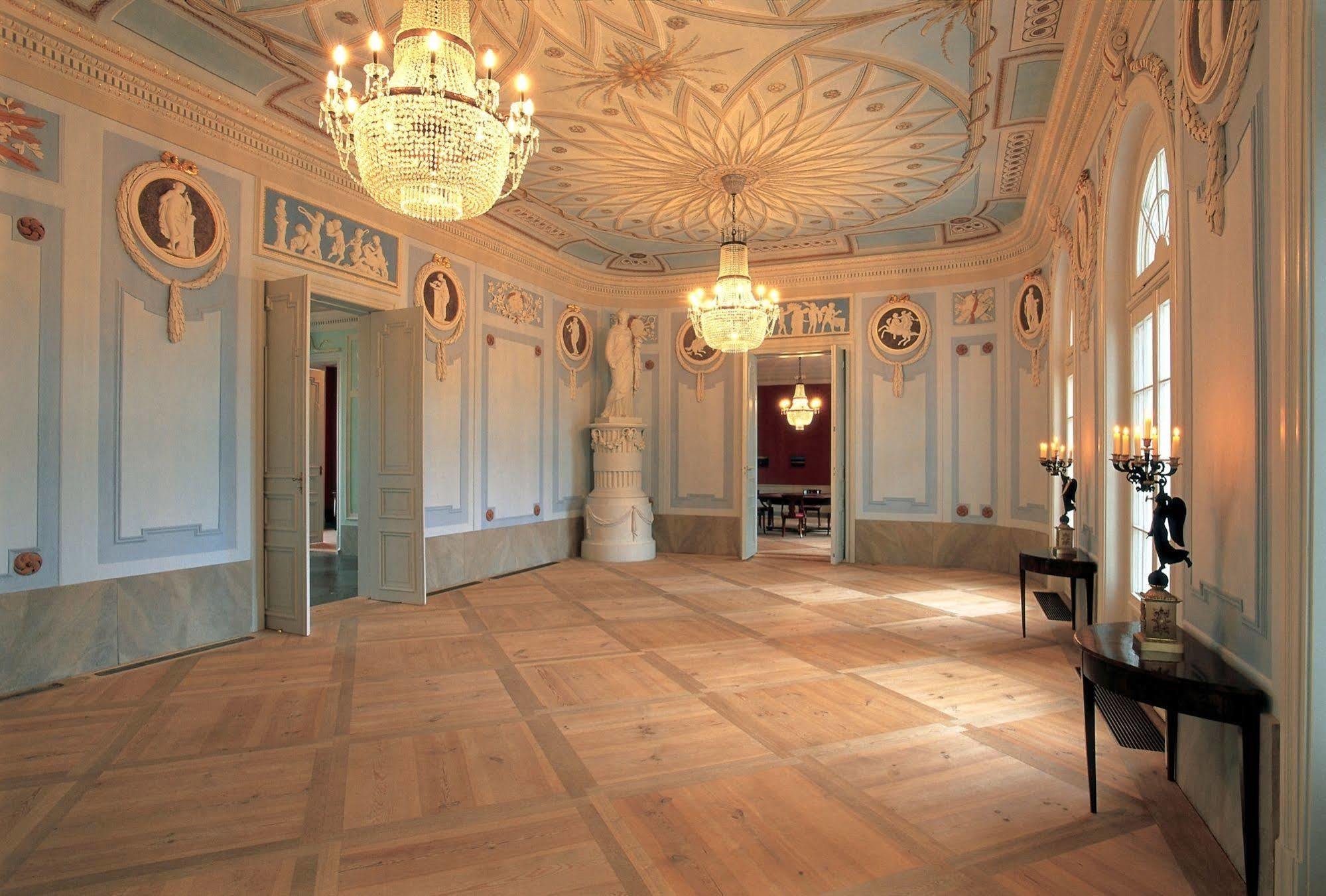 Hotel Schloss Neuhardenberg Інтер'єр фото